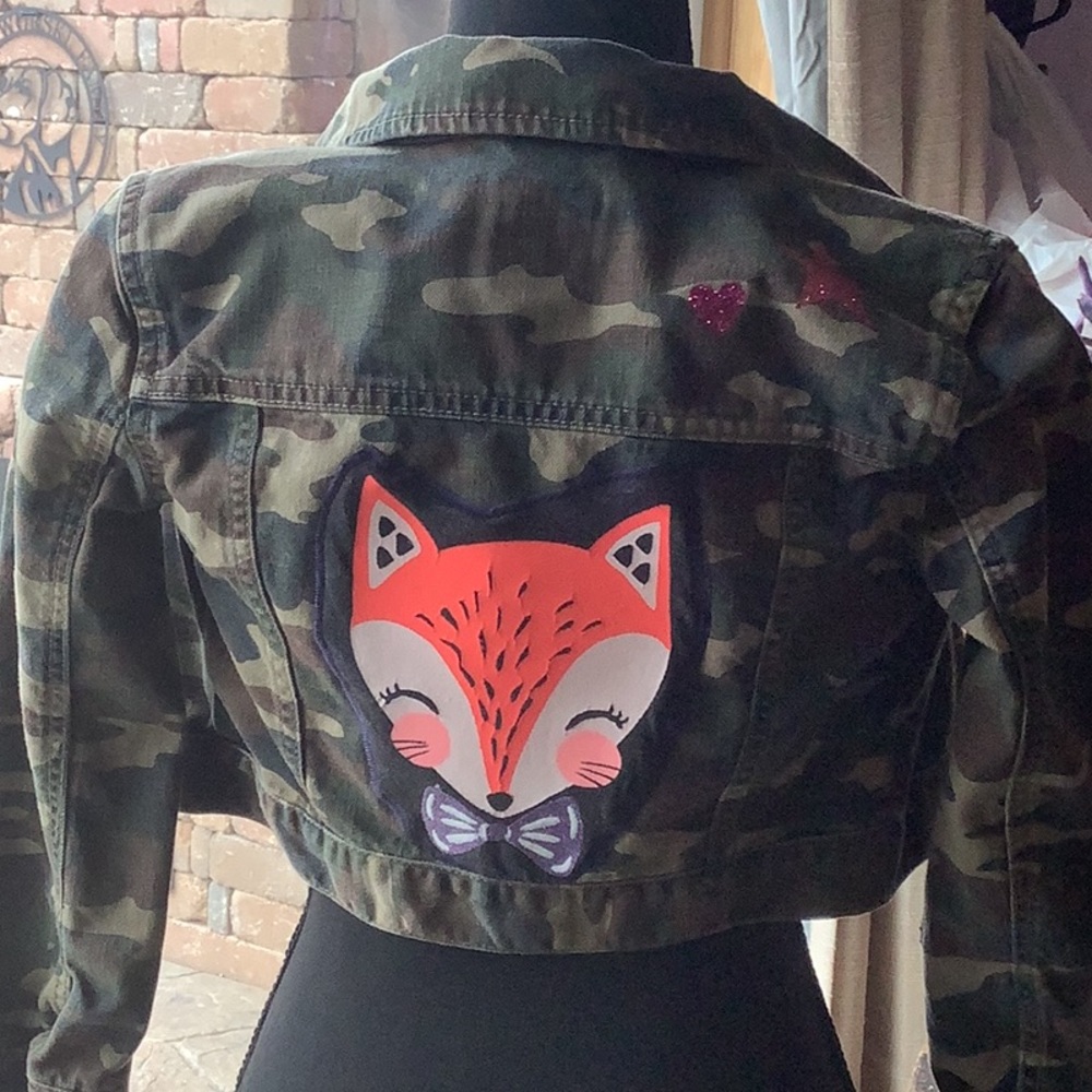 - EUC Recycled GAP girls M (8-9) Camouflage 100% cotton denim jacket